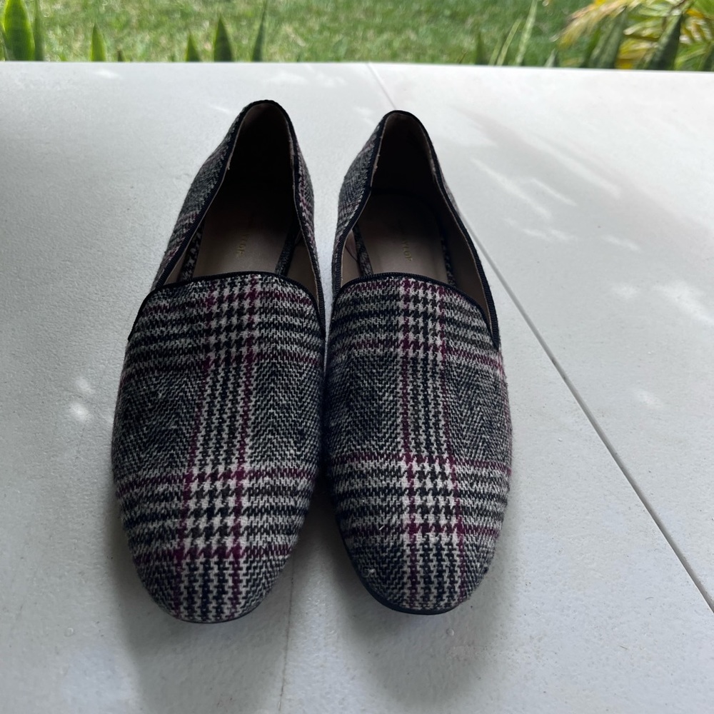 Beautiful ladies shoes good as new , size 7.5